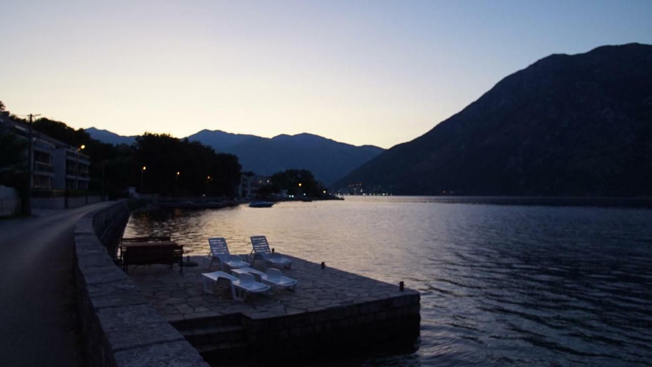 Penthouse Stoliv New Spa-Pool Villa Is Located 5M From The Sea, Exclusive Terrace,Private Jetty Wih Sunbeds, Pebble Beach, Secluded Location Total Area 375M2 At Your Disposal Kotor Exterior foto
